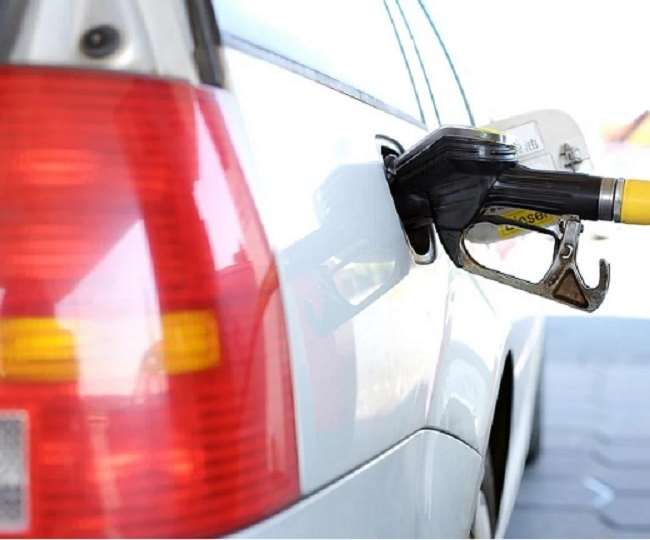पेट्रोलियम मंत्री धर्मेंद्र प्रधान ने बतायी पेट्रोल-डीजल की कीमतों में तेजी की वजह