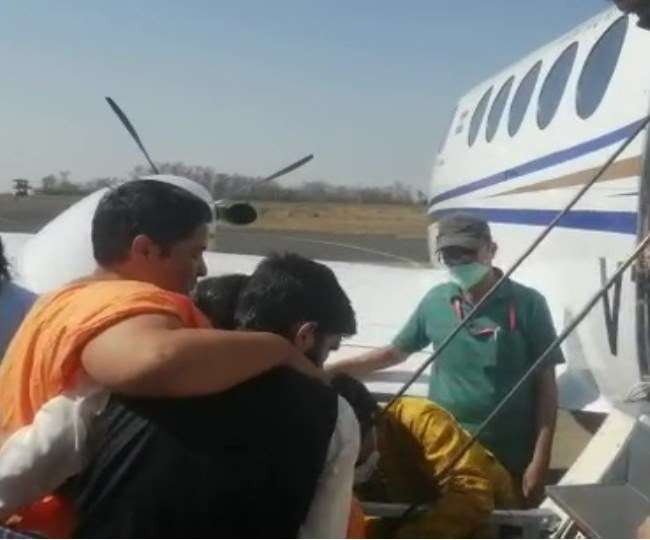 सांसद प्रज्ञा सिंह ठाकुर को सांस लेने में तकलीफ, एयर एम्‍बुलेंस के जरिए ले जाई गईं मुंबई
