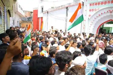 सहारनपुर : जामा मस्जिद परिसर में भाजपा विधायक ने फहराया तिरंगा