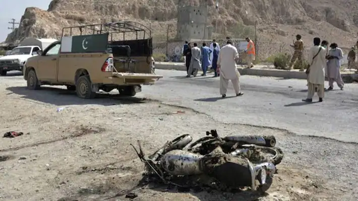 पाकिस्तान: क्वेटा में आत्मघाती हमला, 3 की मौत, 20 घायल; अपने शरीर में बम बांध बाइक सवार ने किया ब्लास्ट