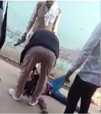 मुजफ्फरनगर में पंचायत में विरोध किया तो ठाकुर प्रधान पति ने एक युवक को जूतों से पीटा, गले में बेल्ट बांधकर घसीटा गया; वीडियो वायरल